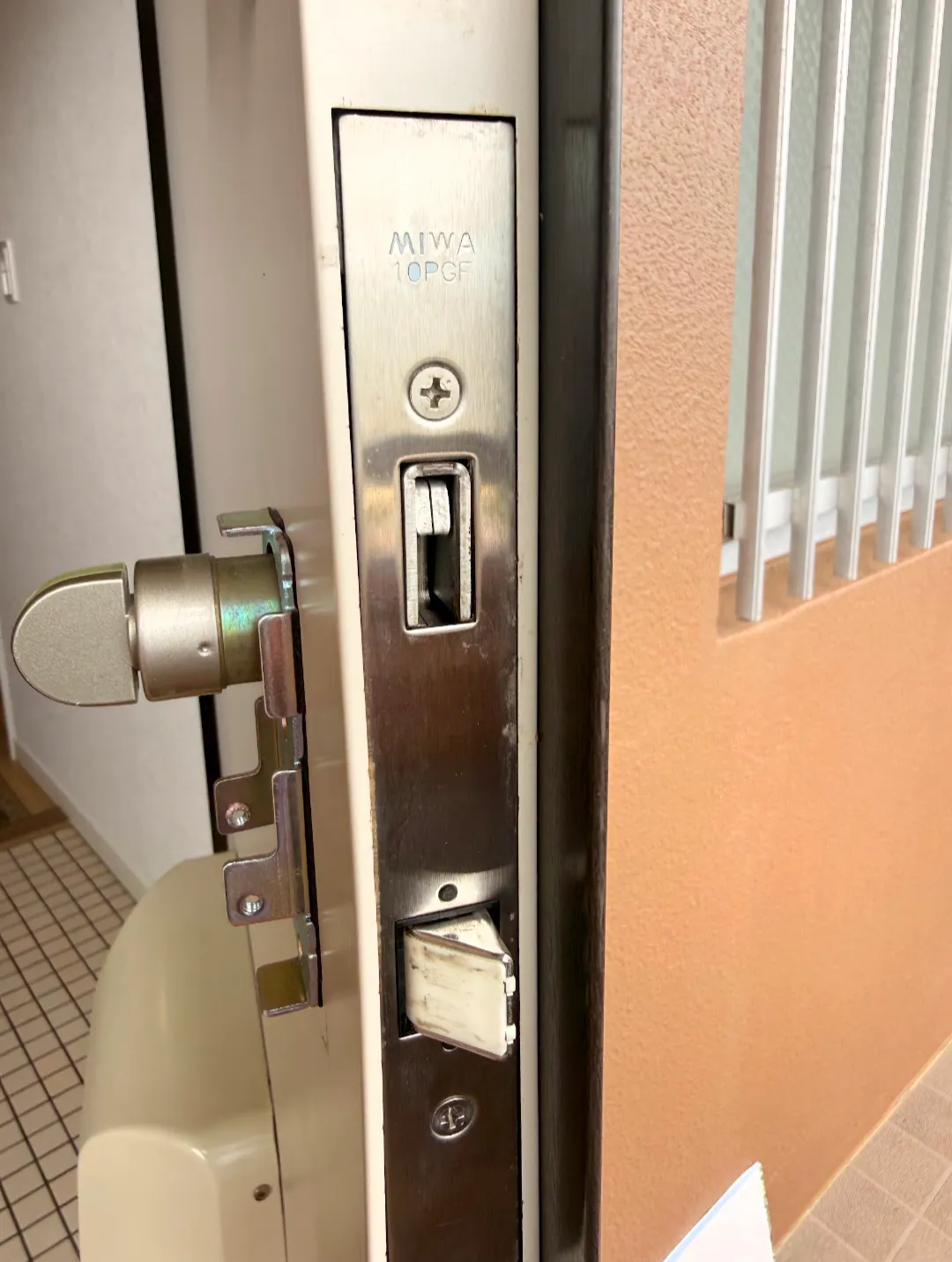 マンションの玄関カギ交換